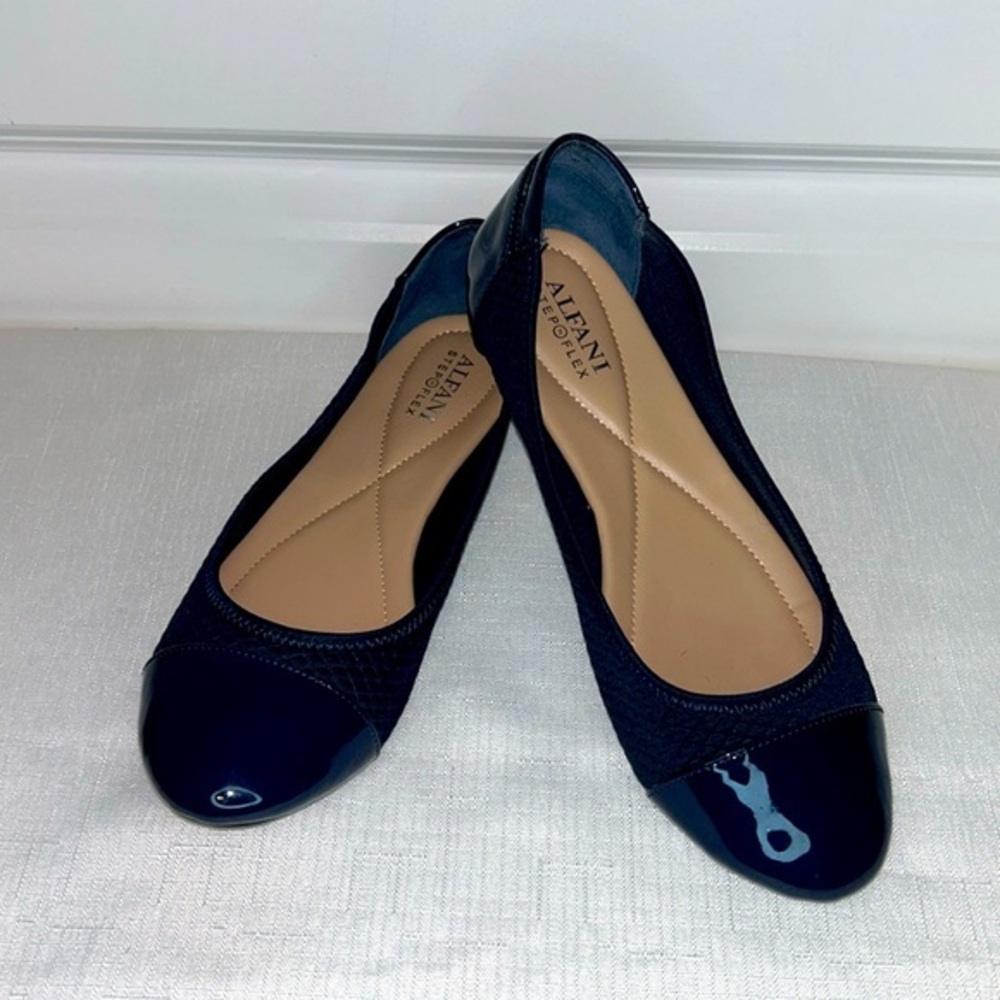 Alfani Size 6.5 Navy Blue Step N Flex Round Toe Flats